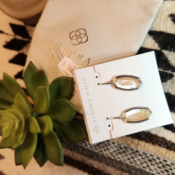 Kendra Scott Framed Dani Silver Drop Earrings NWT - Picture 3 of 7